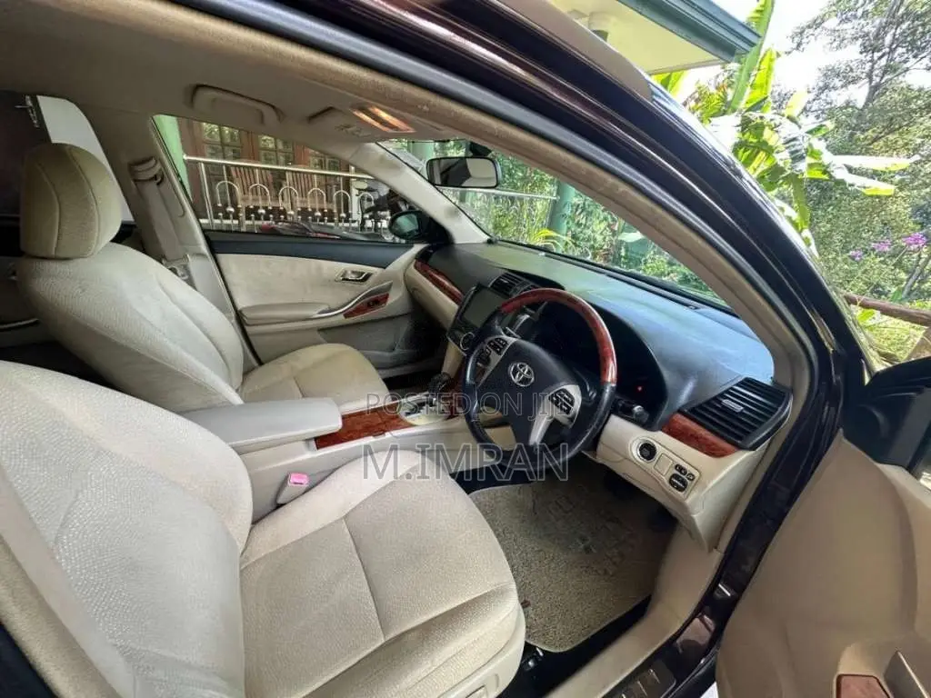 Toyota Premio 2013 Car (Used)
