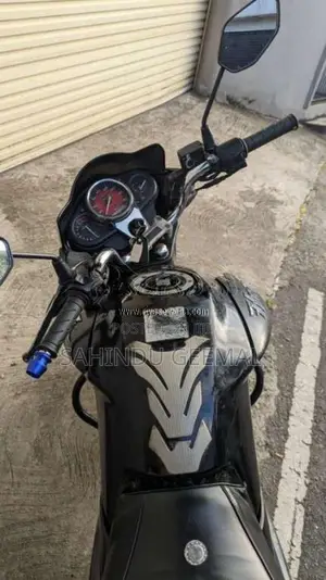 Hero Hunk 2009 Motorbike (Used)