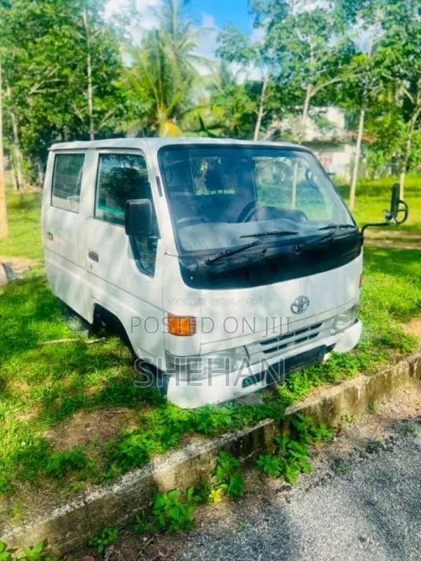 Toyota Toyoace 2000 Crew Cab (Used)