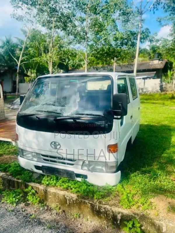 Toyota Toyoace 2000 Crew Cab (Used)