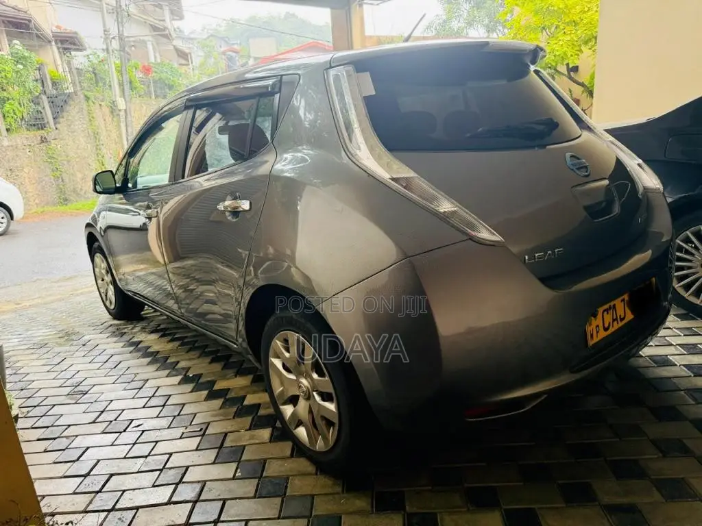 Nissan Leaf AZEO 2013 Car (Used)