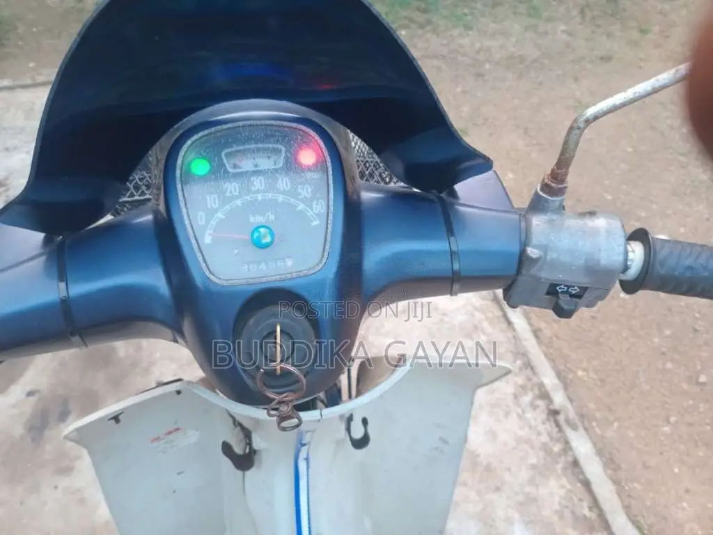 Yamaha Mate 2004 Motorbike (Used)