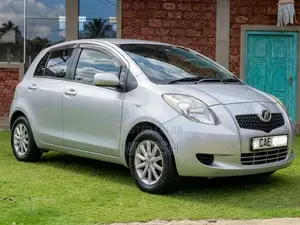 Toyota Vitz 2007 Car (Used)