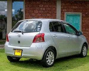 Toyota Vitz 2007 Car (Used)