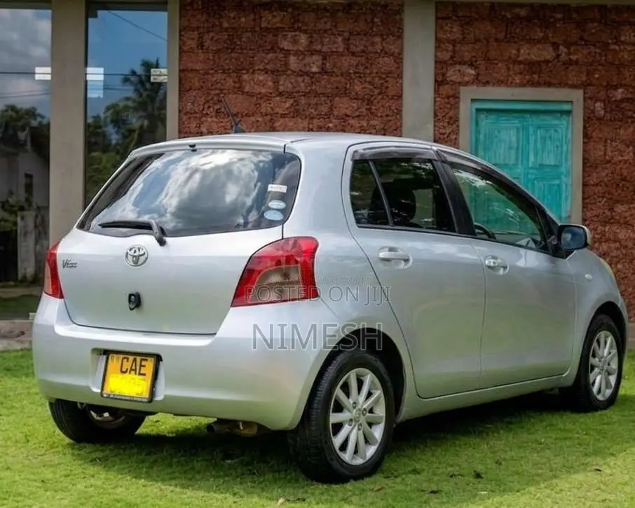 Toyota Vitz 2007 Car (Used)