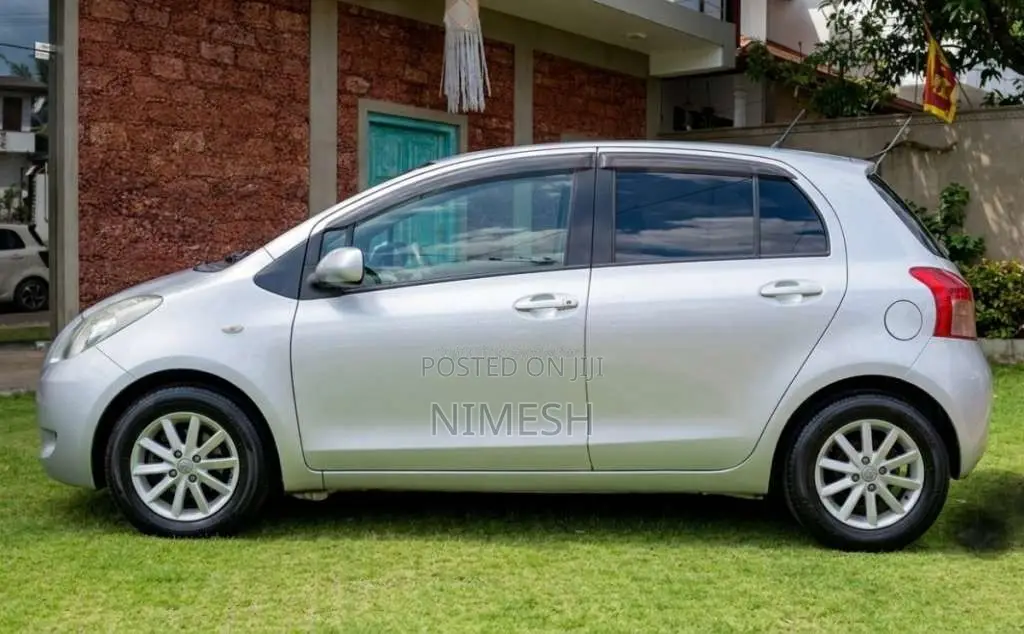 Toyota Vitz 2007 Car (Used)