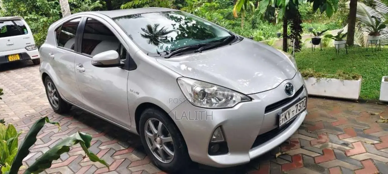 Toyota Aqua 2013 Car (Used)