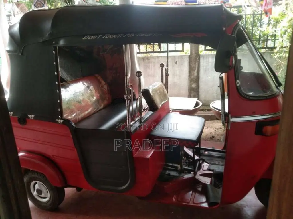 Bajaj RE 2 Stroke 2004 Three Wheel (Used)