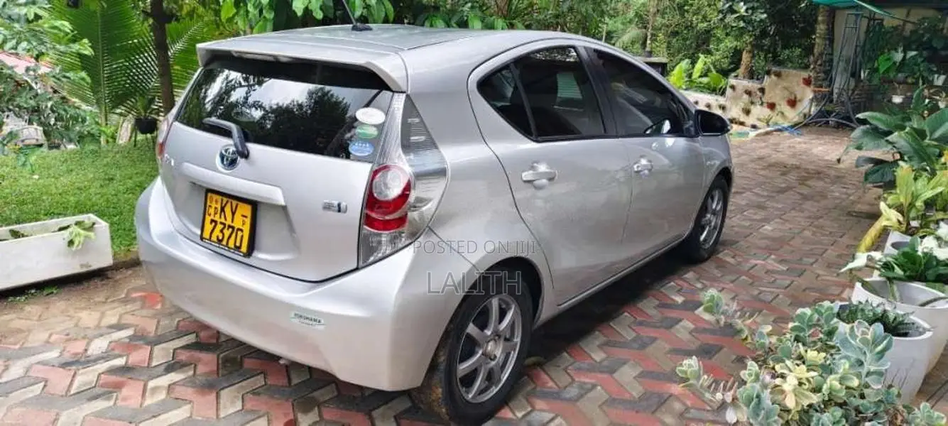 Toyota Aqua 2013 Car (Used)