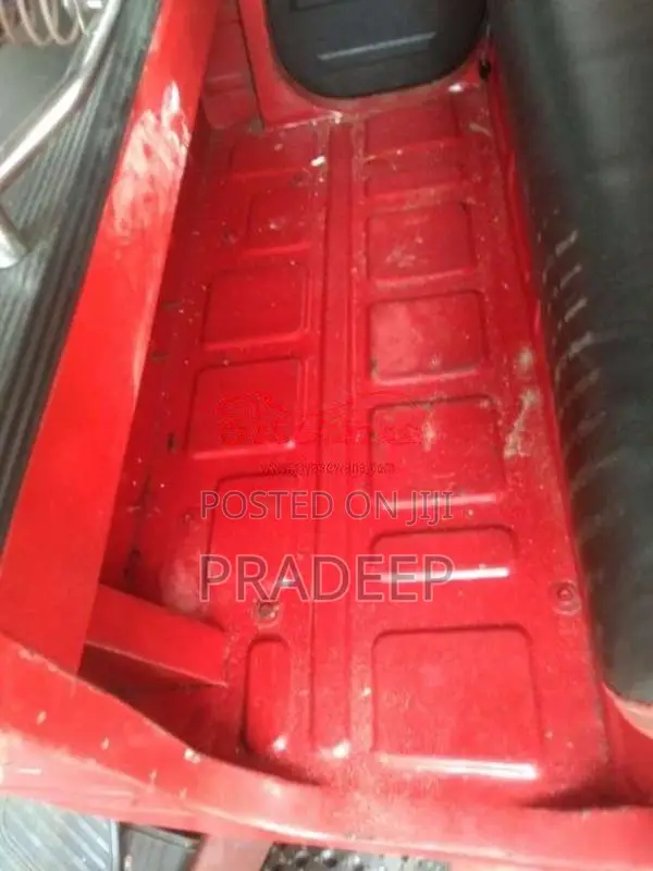 Bajaj RE 2 Stroke 2004 Three Wheel (Used)