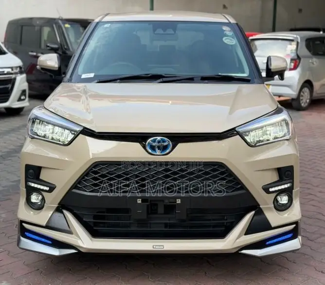 Toyota Raize 1.2 Hybrid FWD 2025 Beige