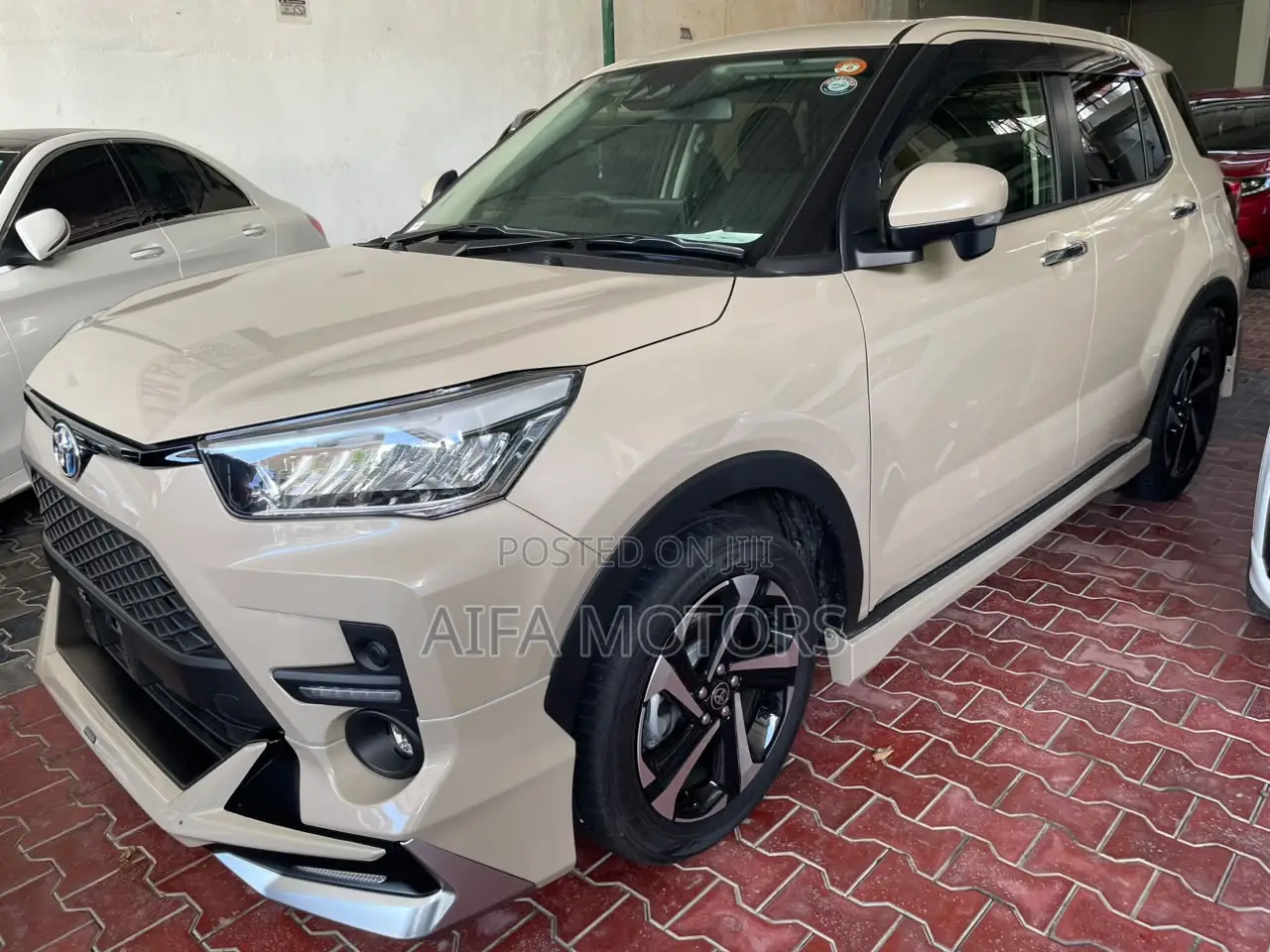Toyota Raize 1.2 Hybrid FWD 2025 Beige