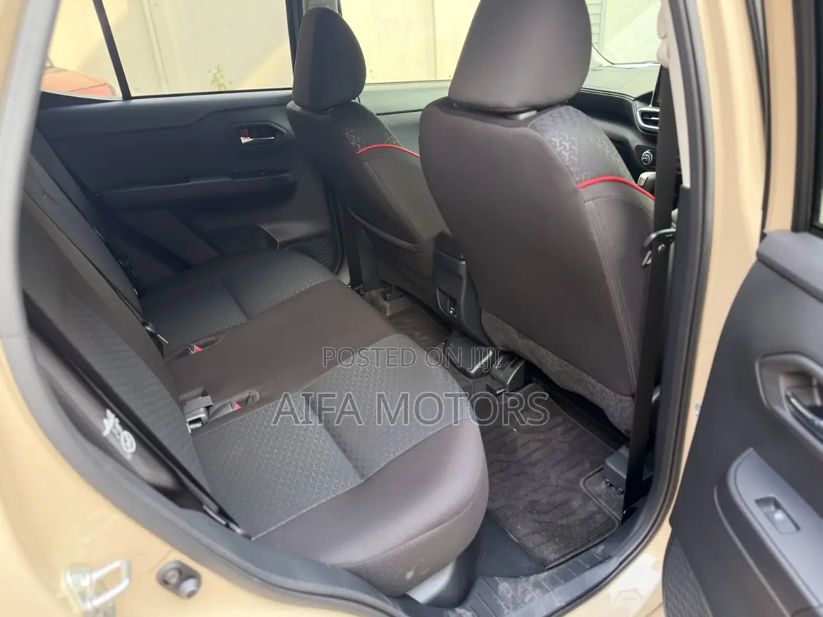 Toyota Raize 1.2 Hybrid FWD 2025 Beige