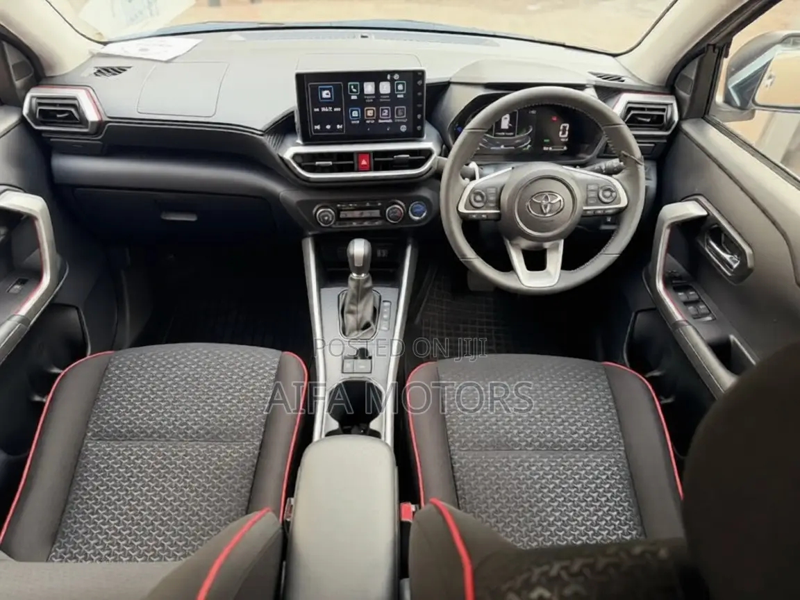 Toyota Raize 1.2 Hybrid FWD 2025 Beige