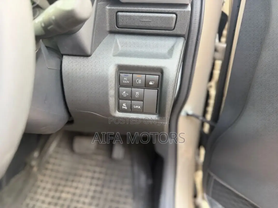 Toyota Raize 1.2 Hybrid FWD 2025 Beige