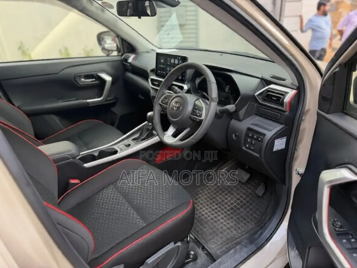 Toyota Raize 1.2 Hybrid FWD 2025 Beige