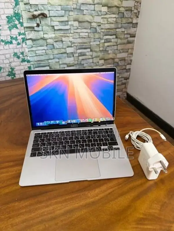 Apple MacBook i5 8GB 512GB 13”