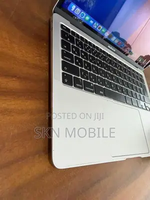 Apple MacBook i5 8GB 512GB 13”