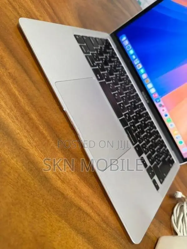 Apple MacBook i5 8GB 512GB 13”
