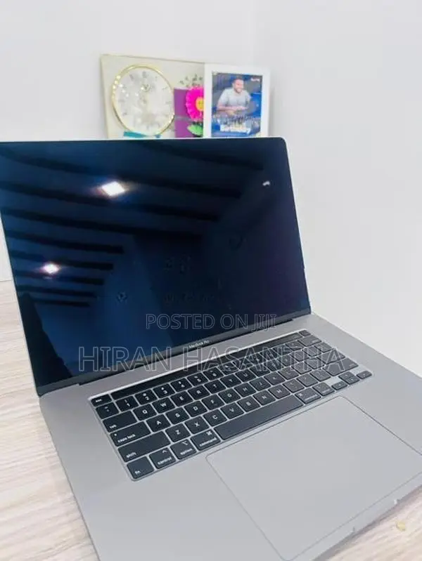 Apple MacBook i9 2019