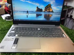 Lenovo 81WE Laptop