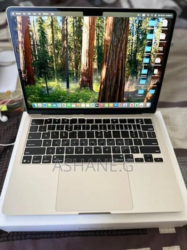 MacBook Air M4 Bundle