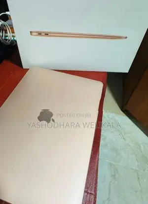 MacBook Air M1 8GB 512GB – Full Box Excellent Condition