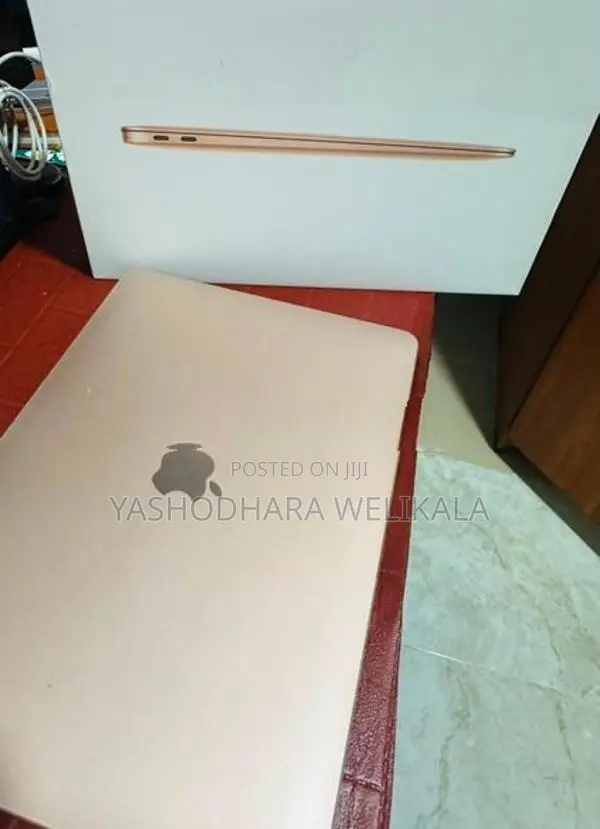 MacBook Air M1 8GB 512GB – Full Box Excellent Condition