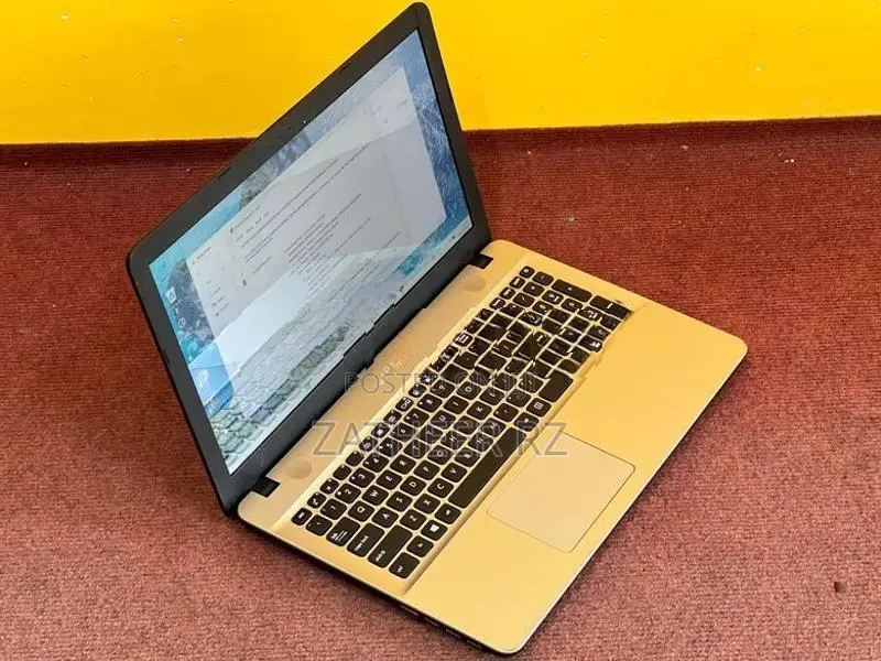 Asus i5 7th 6GB/128GB SSD Nvidia 2GB Graphics
