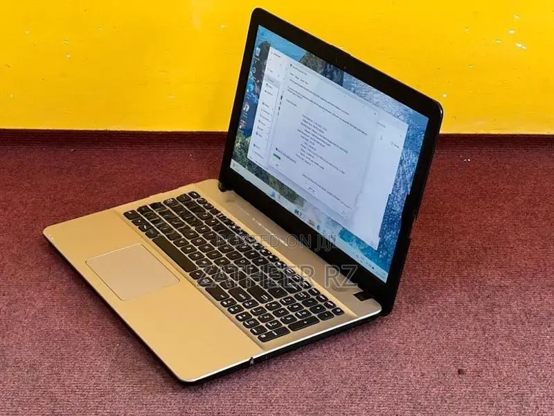 Asus i5 7th 6GB/128GB SSD Nvidia 2GB Graphics