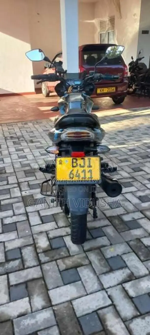 Bajaj Discover 125 2024 Motorbike (Used)
