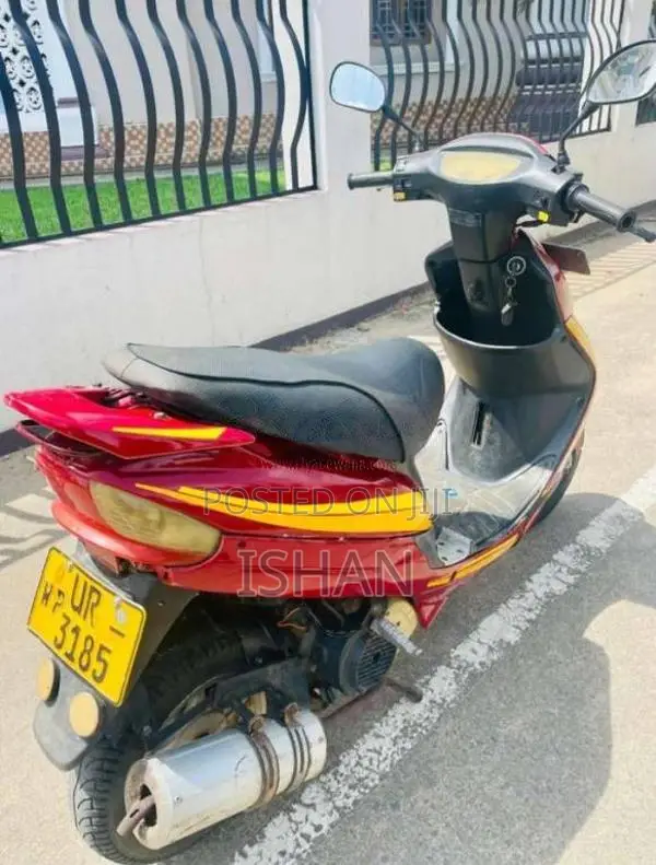 Kinetic Scooty 2008 Motorbike (Used)
