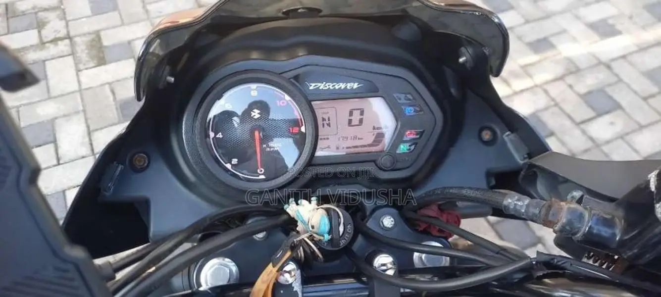 Bajaj Discover 125 2024 Motorbike (Used)