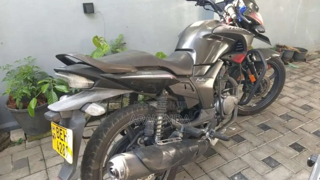 Hero-Honda Hunk 2016 Motorbike (Used)