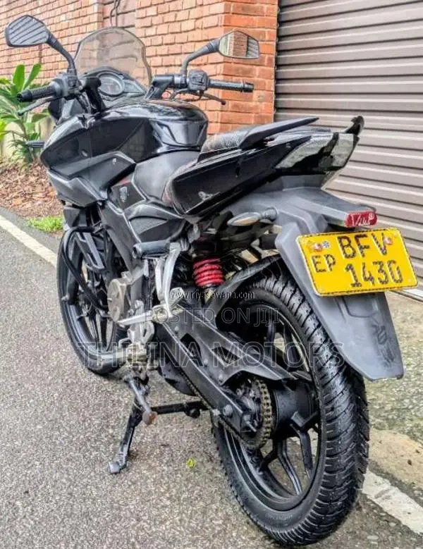 Bajaj AS 150 2016 Motorbike (Used)