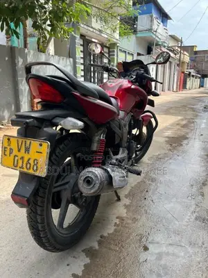 Hero-Honda Hunk 2010 Motorbike (Used)
