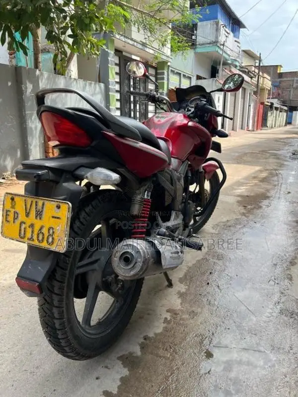 Hero-Honda Hunk 2010 Motorbike (Used)