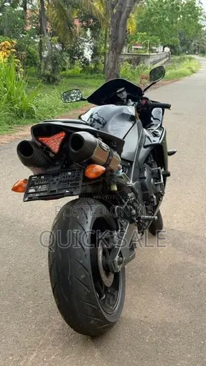 Yamaha YZF R1 2010 Motorbike Unregistered (Recondition)