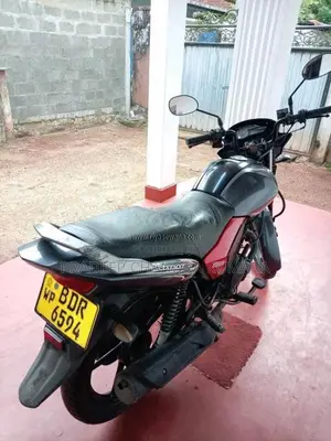 Yamaha YC125-5 2015 Motorbike (Used)