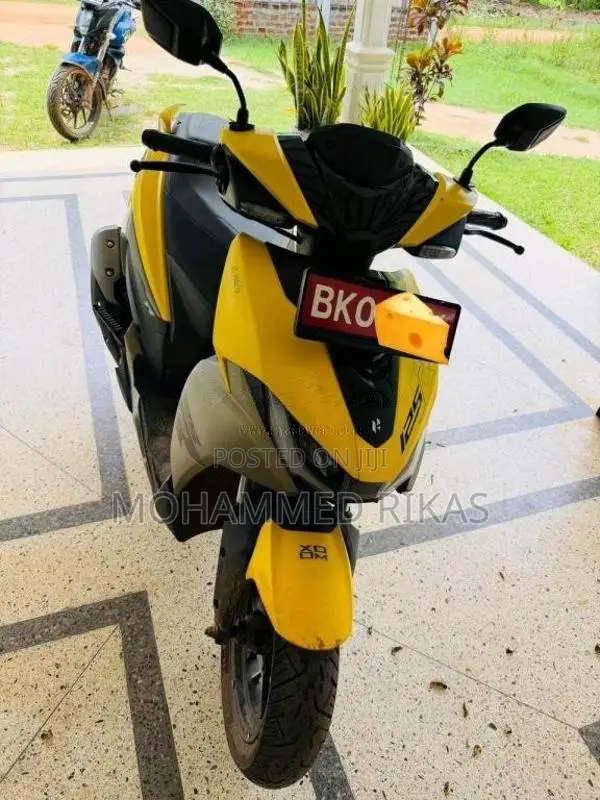 Hero Xoom 125 2025 Motorbike (Used)