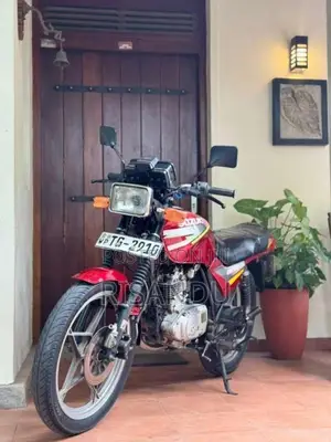 Suzuki GS125 2003 Motorbike (Used)