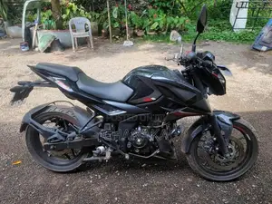 Bajaj Pulsar N160 2025 Motorbike (Used)