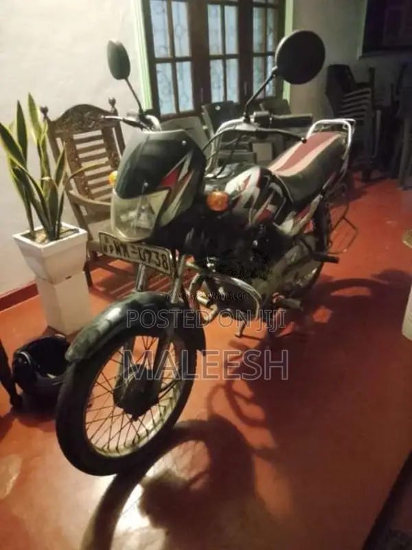 Bajaj CT-100 2011 Motorbike (Used)