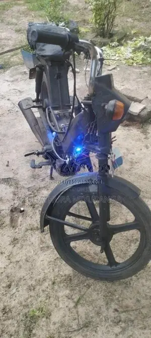 TVS Luna 2010 Motorbike (Used)