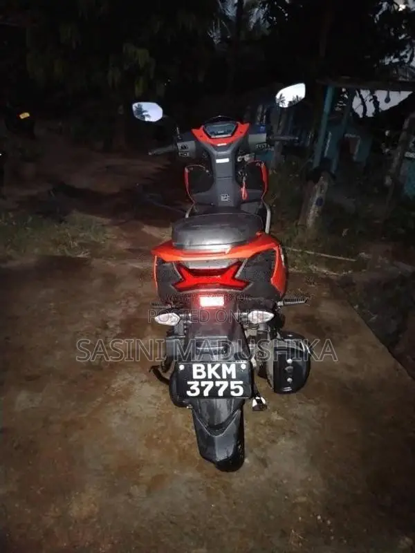 Hero Zoom 2025 Motorbike (Used)