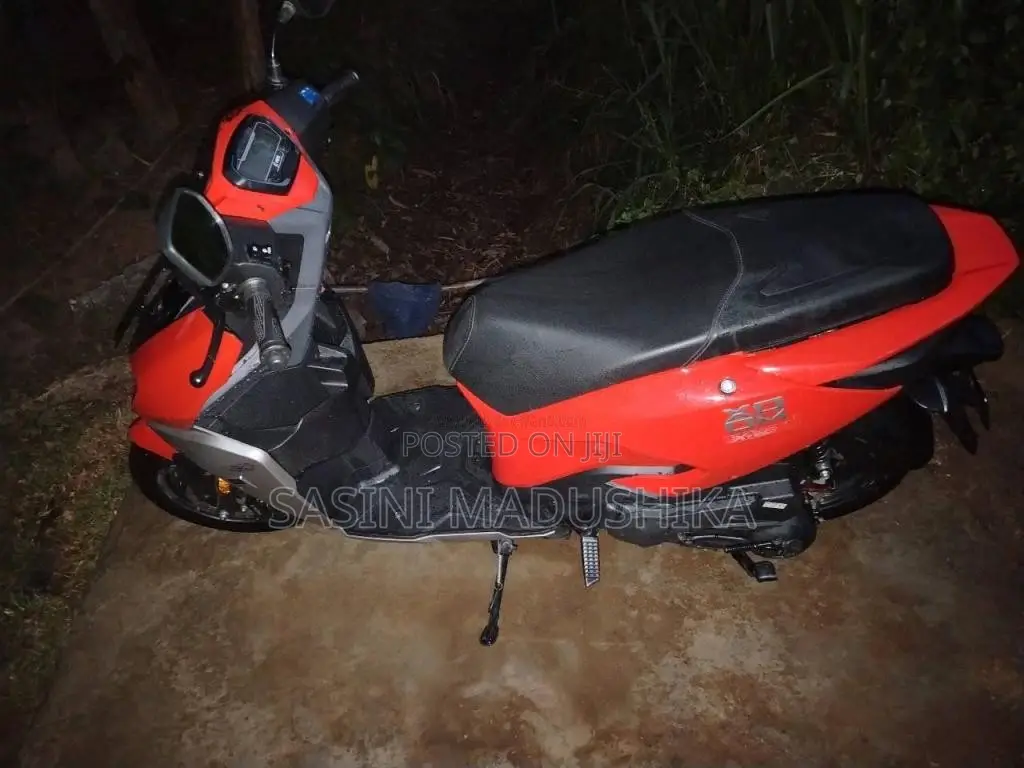 Hero Zoom 2025 Motorbike (Used)