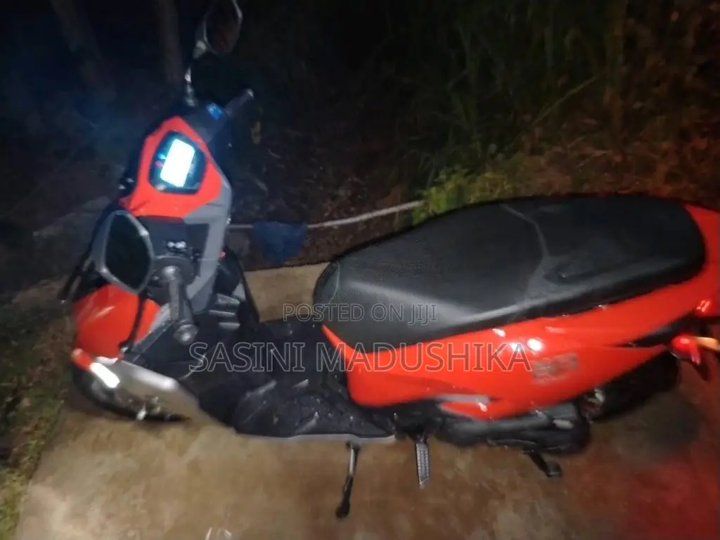 Hero Zoom 2025 Motorbike (Used)