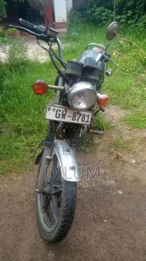 Suzuki GN125 2002 Motorbike (Used)