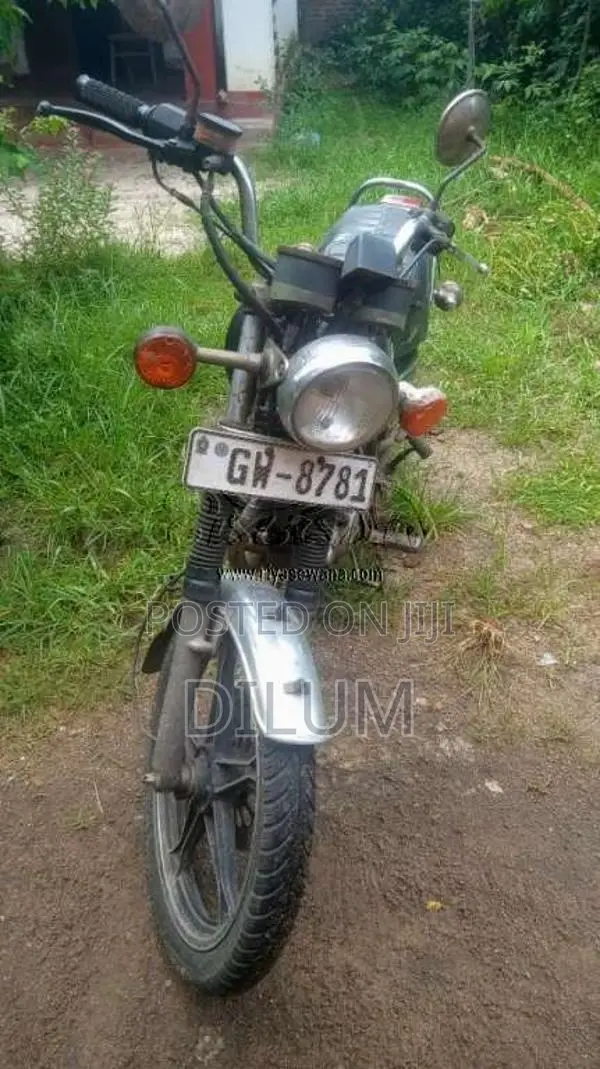 Suzuki GN125 2002 Motorbike (Used)