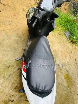 Yamaha ZR 2016 Motorbike (Used)